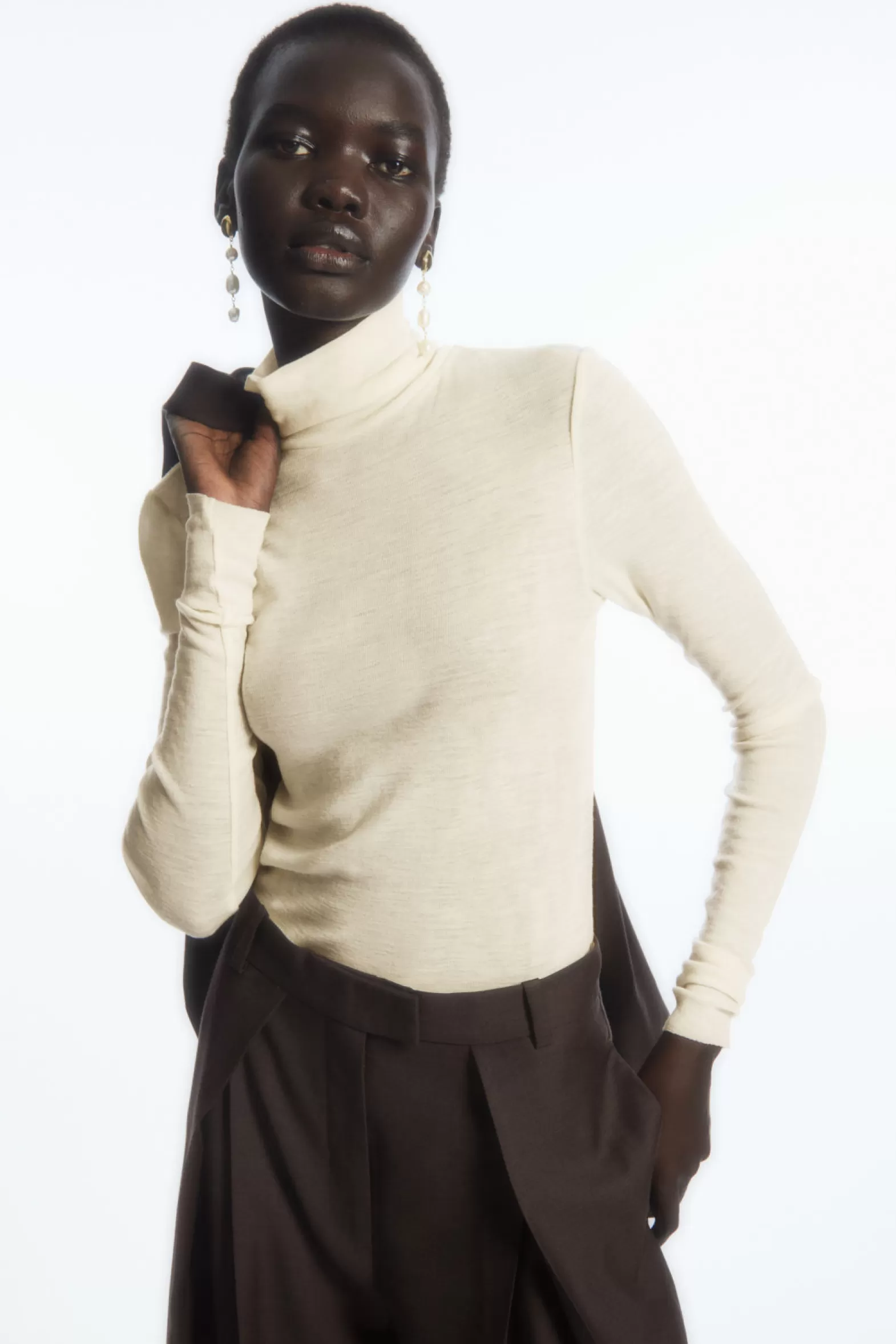 COS MERINO WOOL TURTLENECK TOP