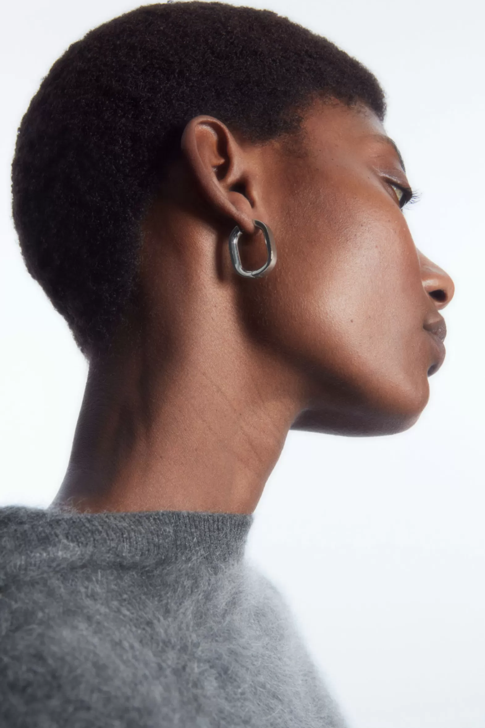 COS OVAL HOOP EARRINGS