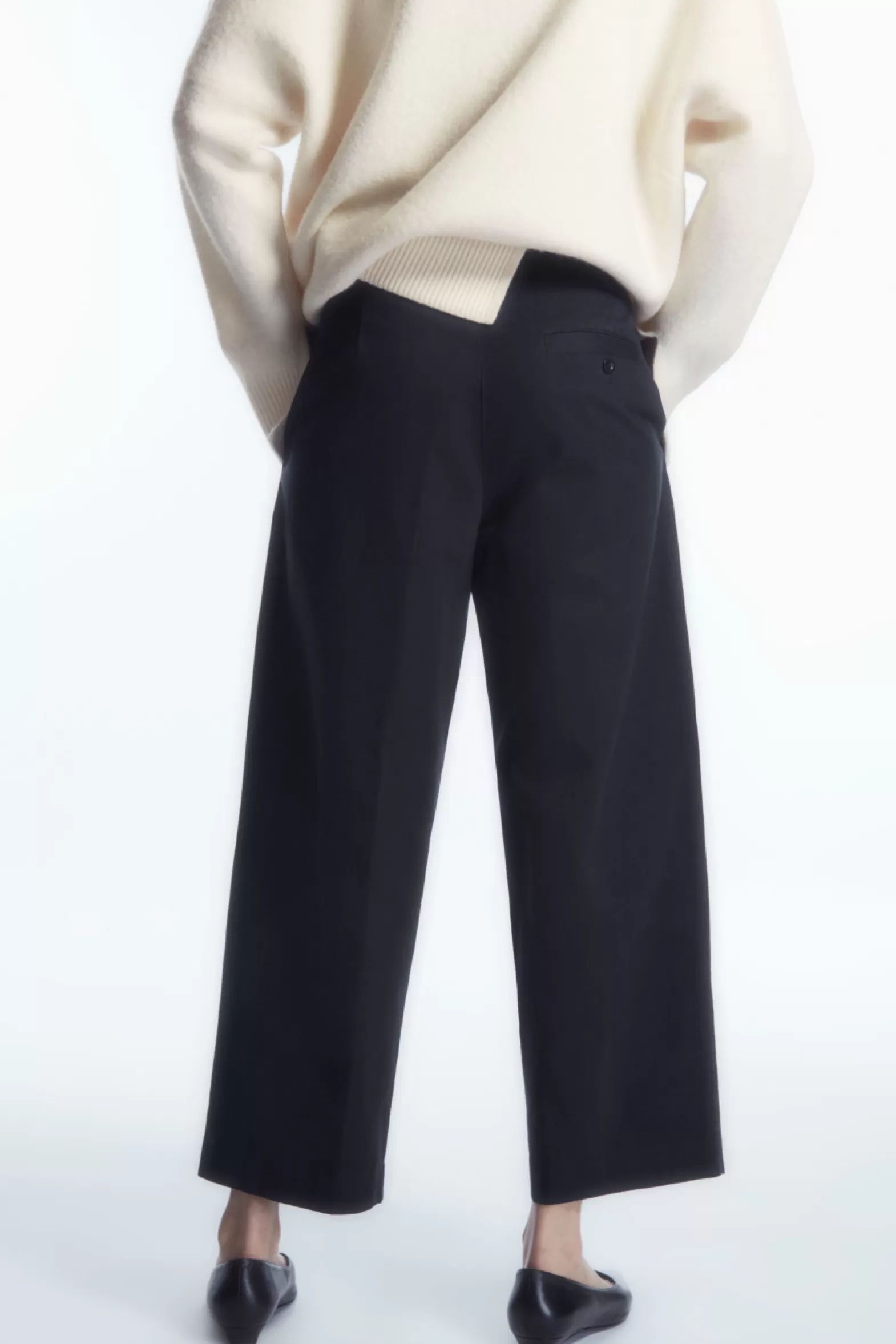 COS PLEATED BARREL-LEG CHINOS