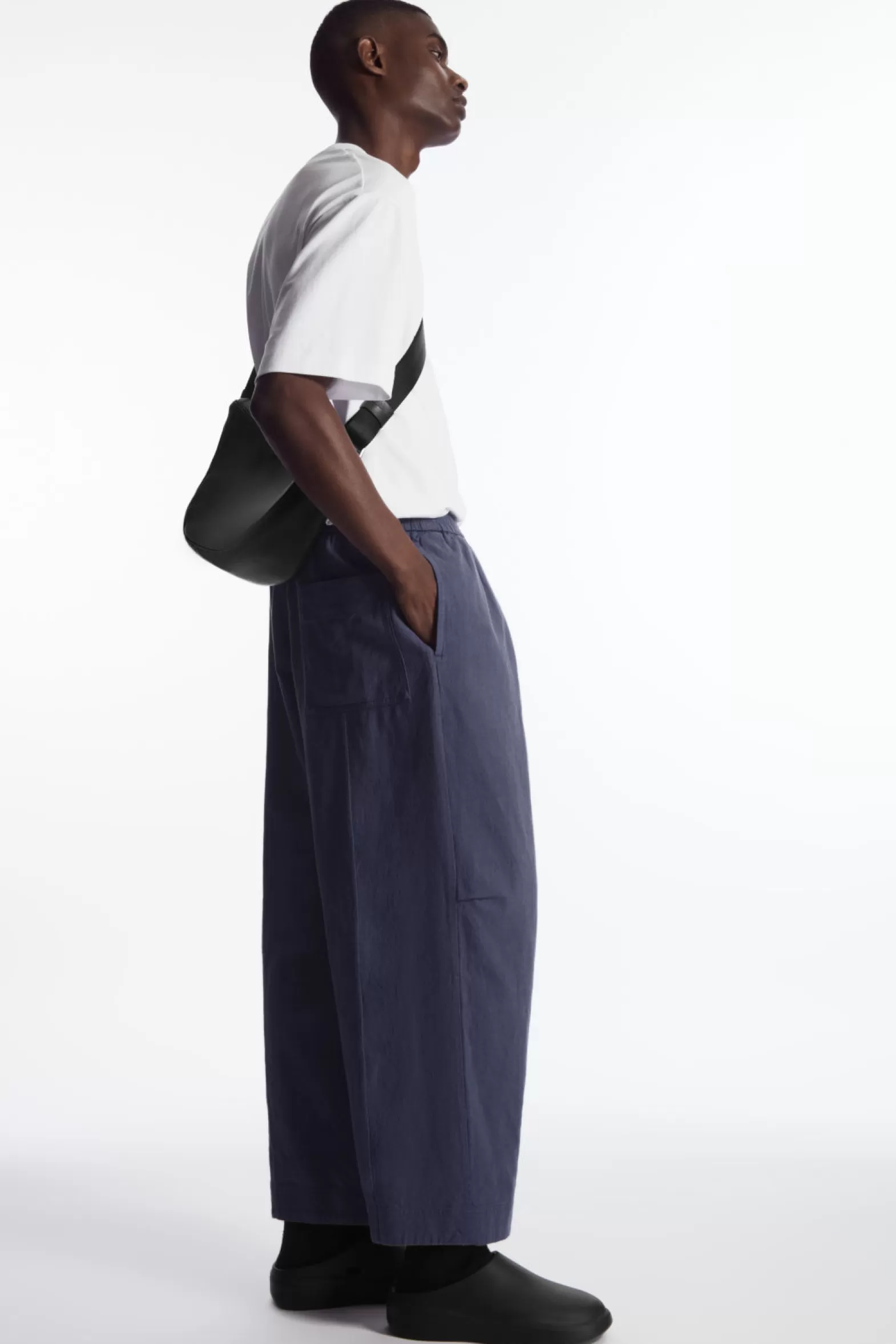 COS PLEATED WIDE-LEG CHAMBRAY TROUSERS