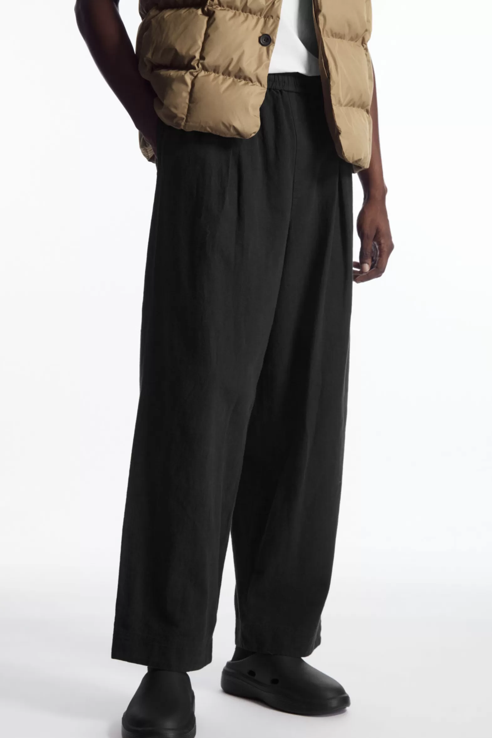 COS PLEATED WIDE-LEG CHAMBRAY TROUSERS