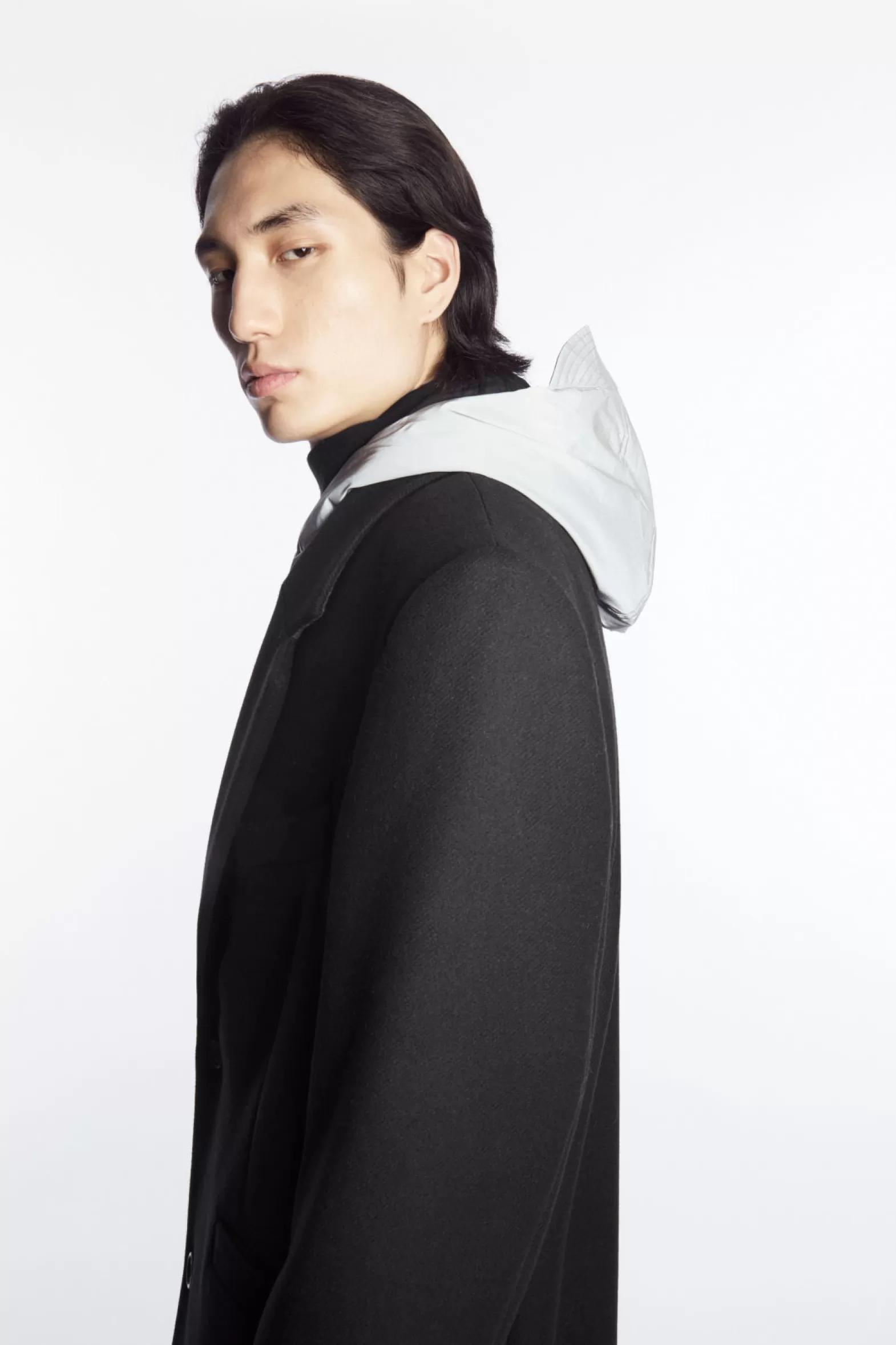 COS REFLECTIVE REVERSIBLE CROPPED HYBRID GILET