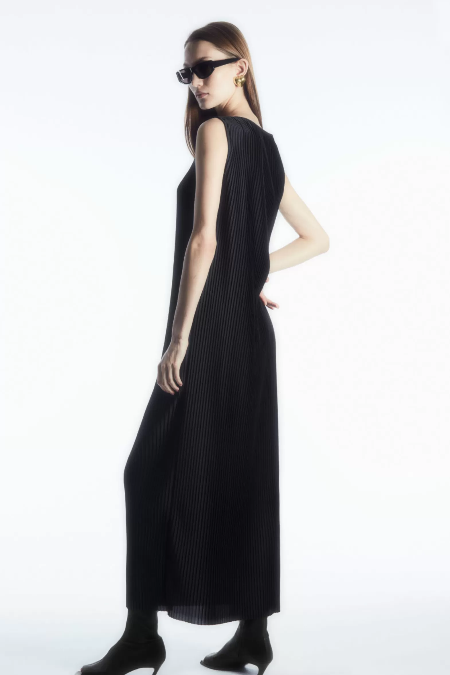 COS SLEEVELESS PLEATED MAXI DRESS