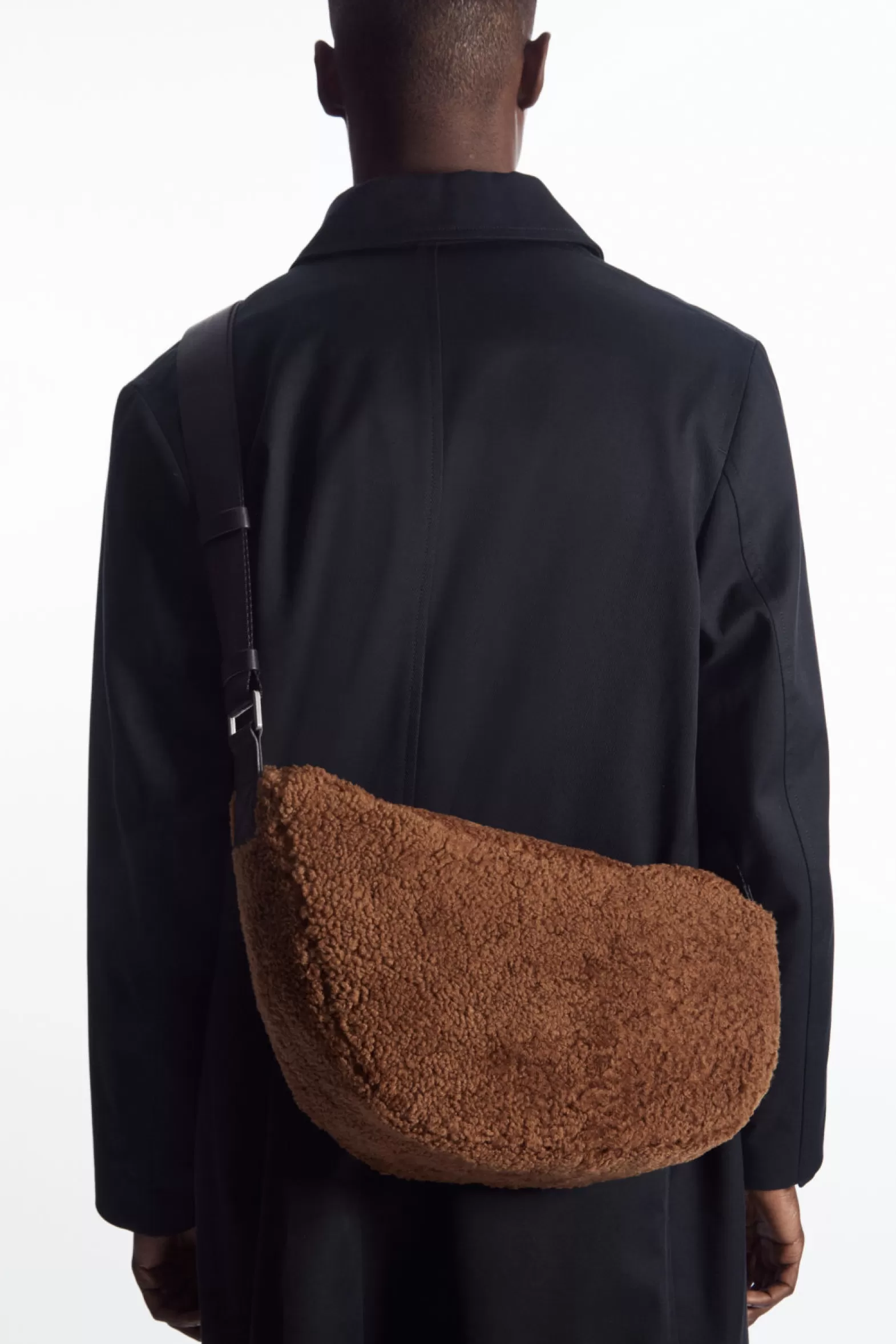 COS SLOUCHY CROSSBODY - SHEARLING