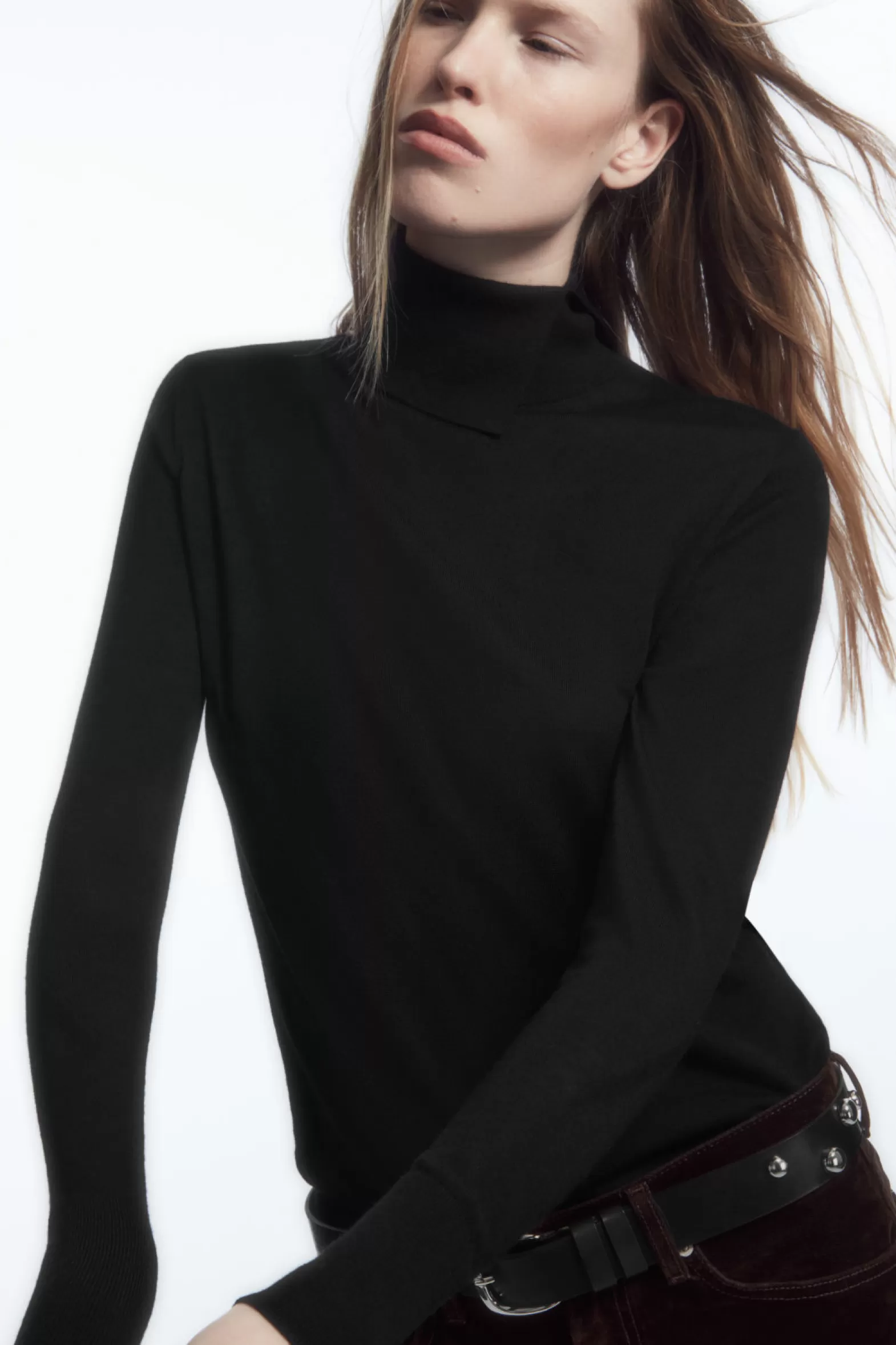 COS SPLIT ROLL-NECK WOOL JUMPER