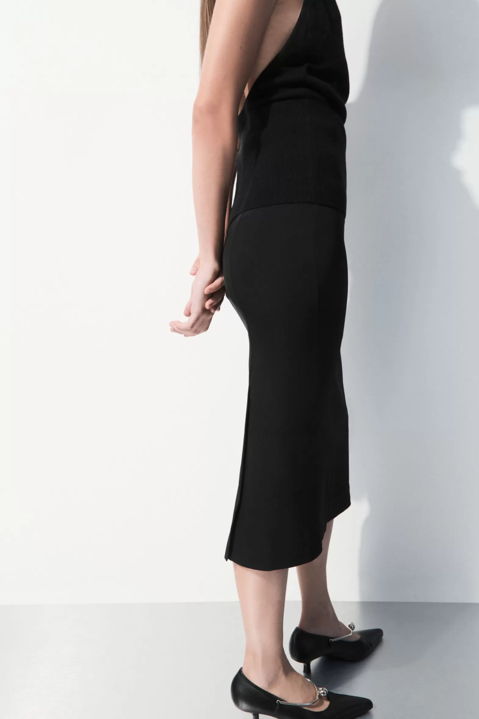 COS THE TAILORED SILK-BLEND MIDI SKIRT