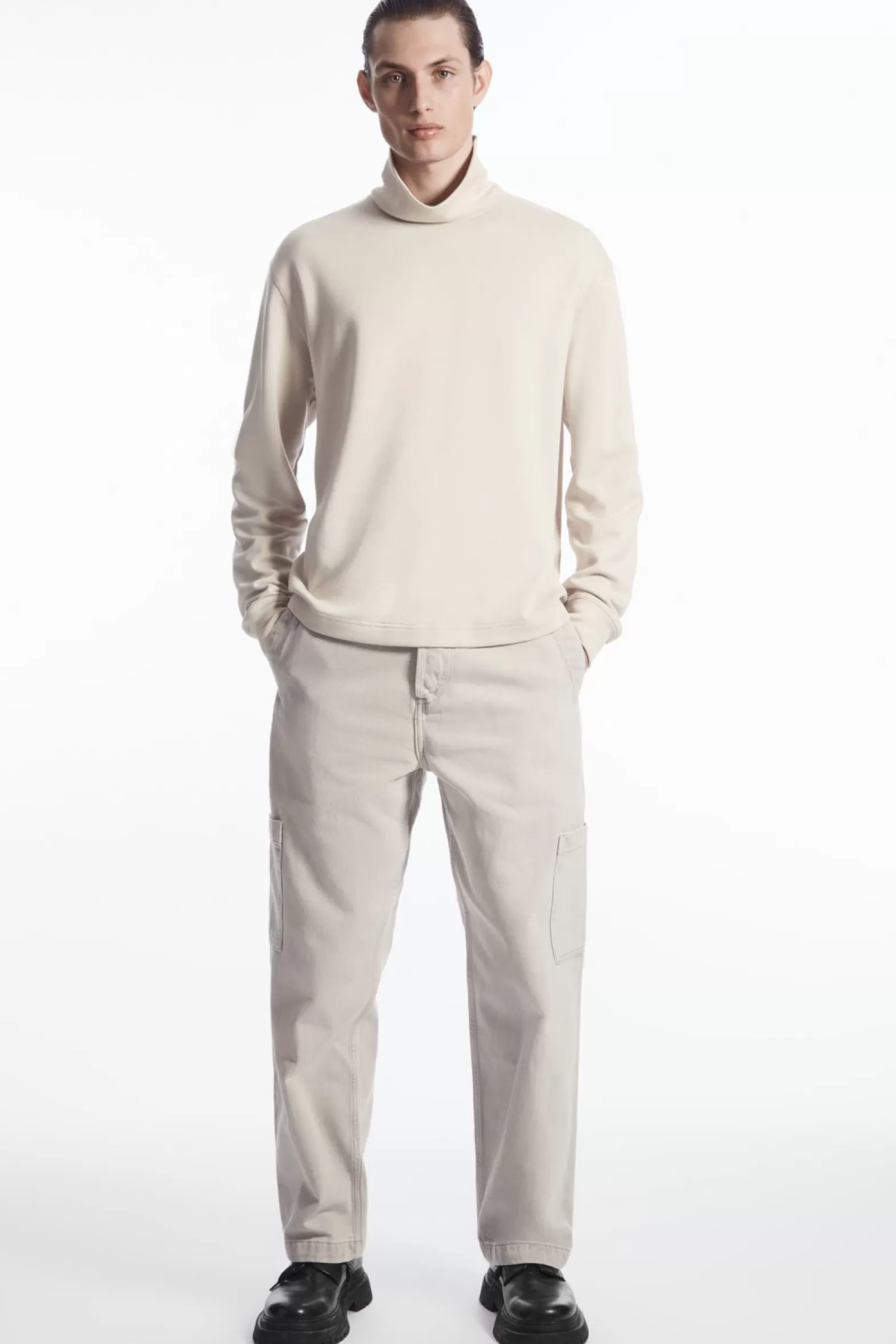 COS TURTLENECK SWEATSHIRT