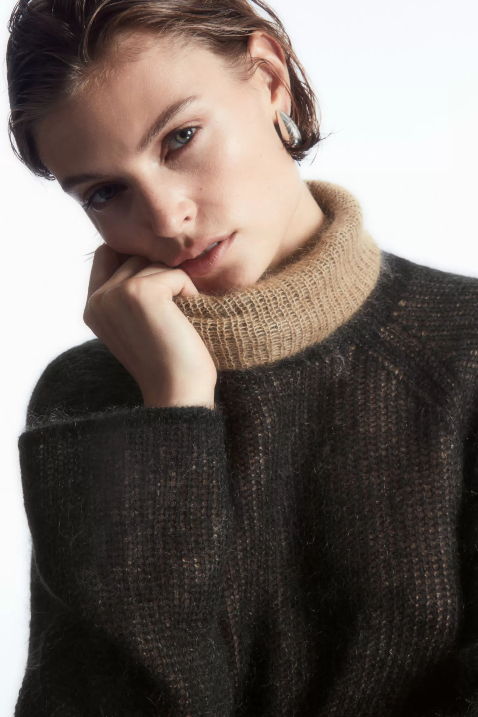 COS TWO-TONE MOHAIR TURTLENECK JUMPER