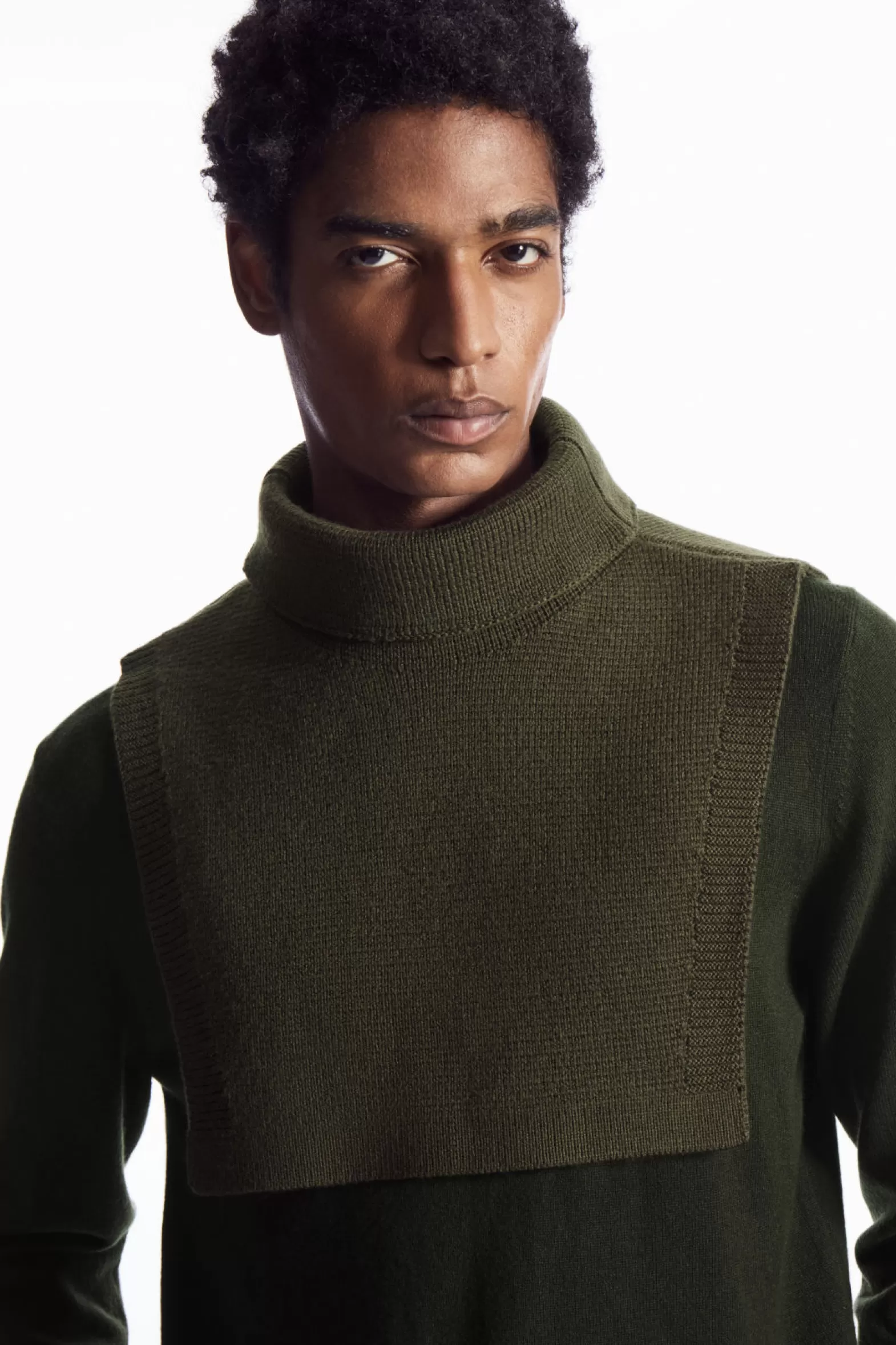 COS WOOL ROLLNECK COLLAR